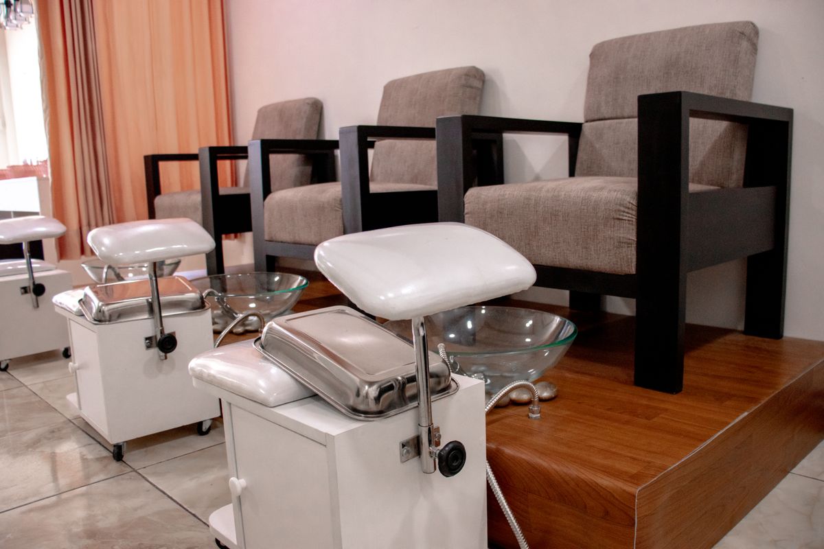 Pedicure chairs in the Fresh Esthetics studio